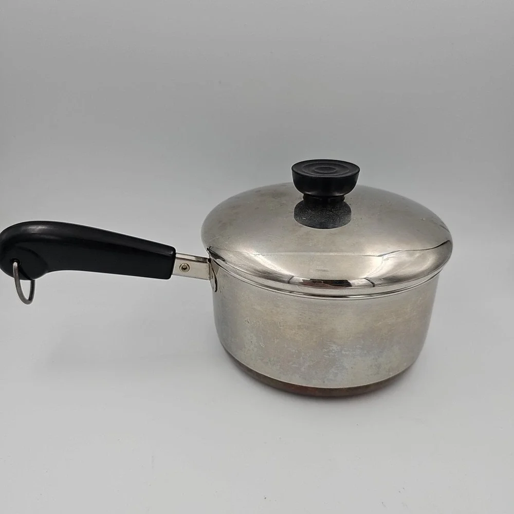 1801 Revere Ware 1 1/2 Quart Copper Bottom Saucepan With Lid‎ U.S.A.